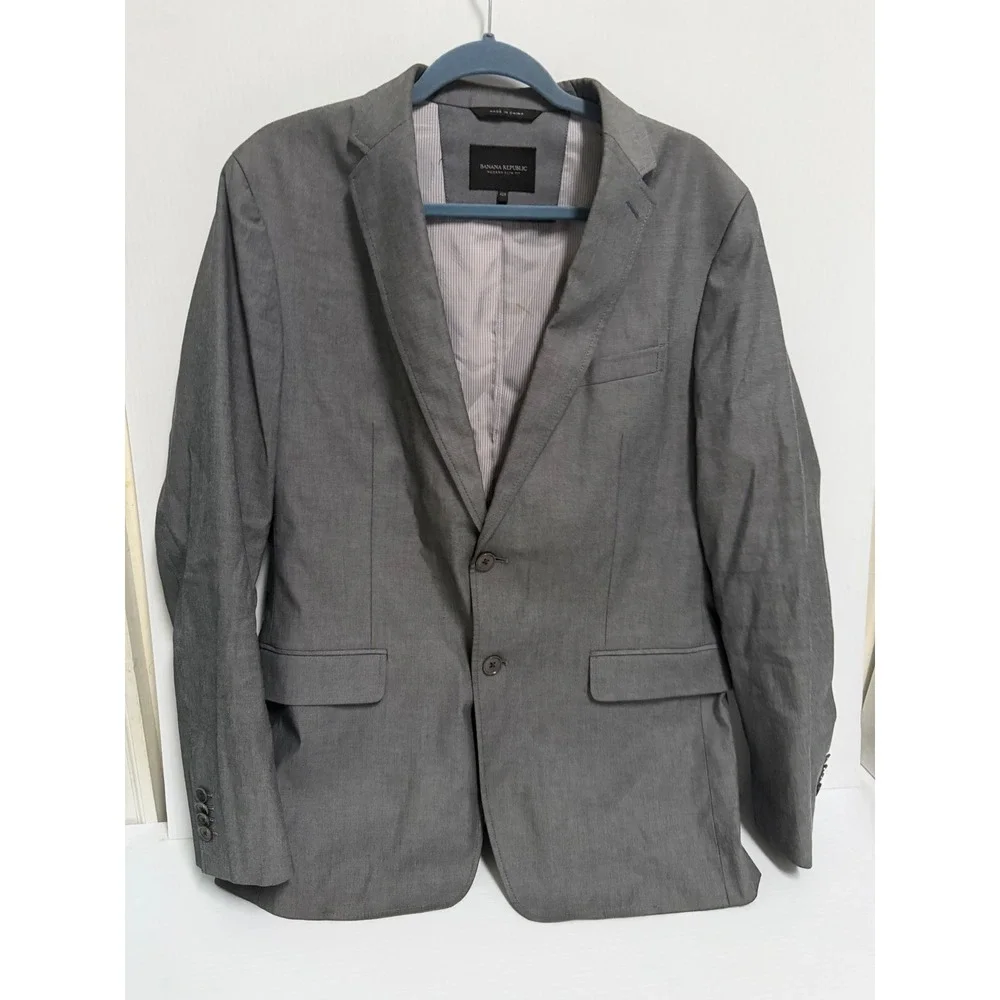 Banana Republic Modern Slim Fit Blazer Mens 42R Grey Two Button Sport Coat